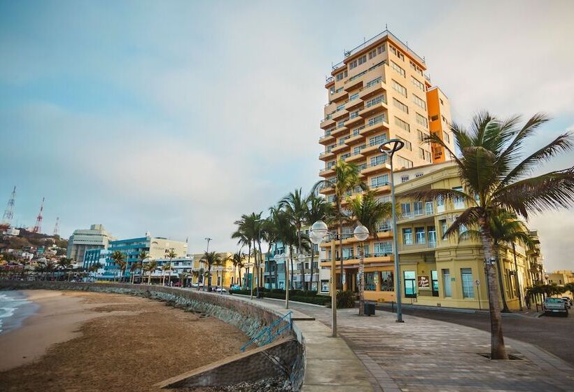 Отель Best Western Posada Freeman