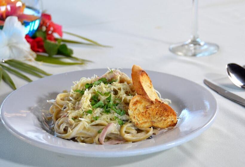 Cabo Blanco Hotel And Marina