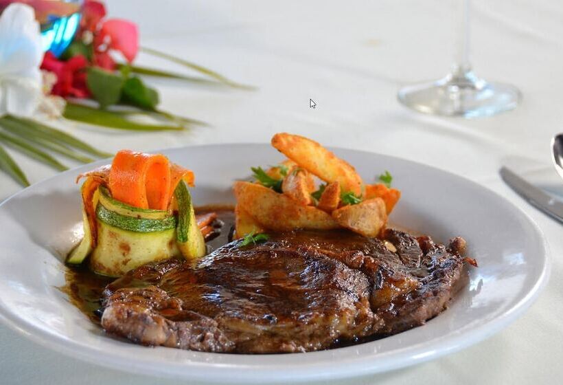 Cabo Blanco Hotel And Marina