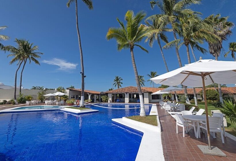 Cabo Blanco Hotel And Marina