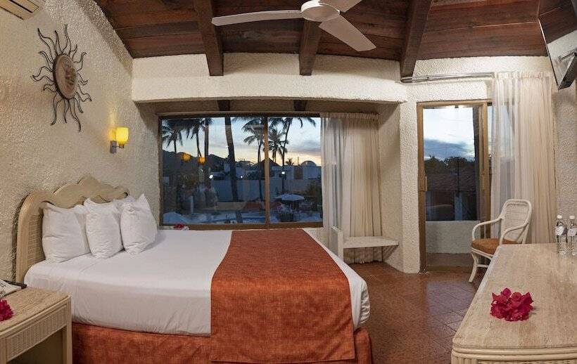 Cabo Blanco Hotel And Marina