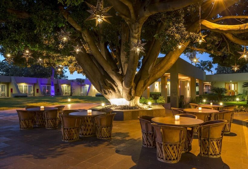 Отель Camino Real Guadalajara