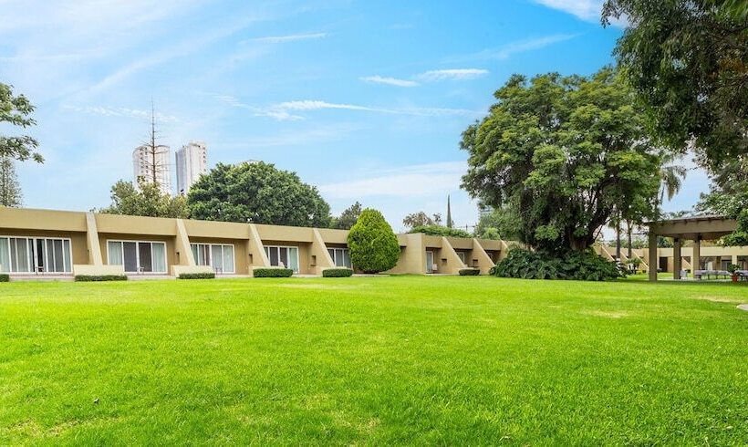 Отель Camino Real Guadalajara