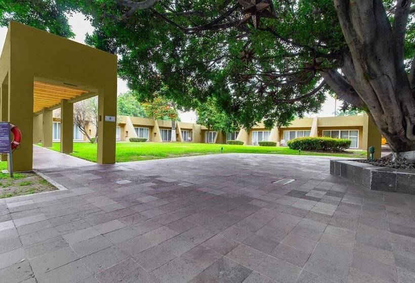 Отель Camino Real Guadalajara