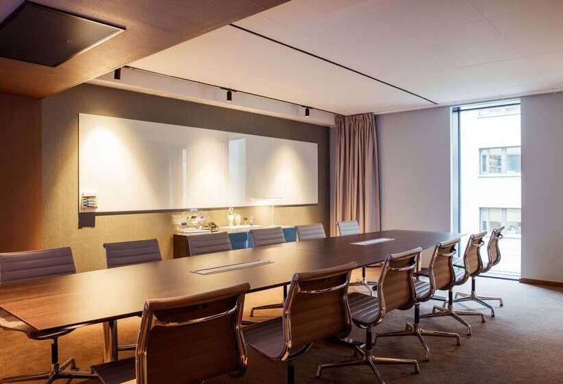 Clarion Hotel The Hub