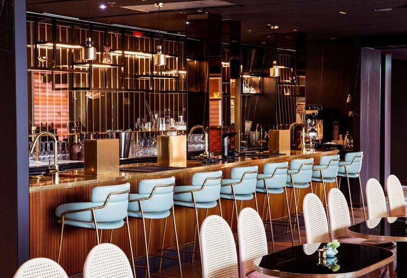 Clarion Hotel The Hub