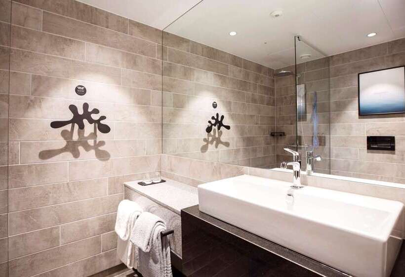 Clarion Hotel The Hub