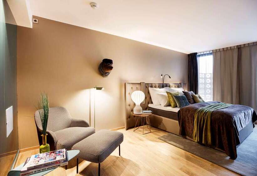 Clarion Hotel The Hub