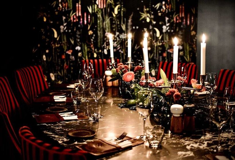 Clarion Hotel The Hub