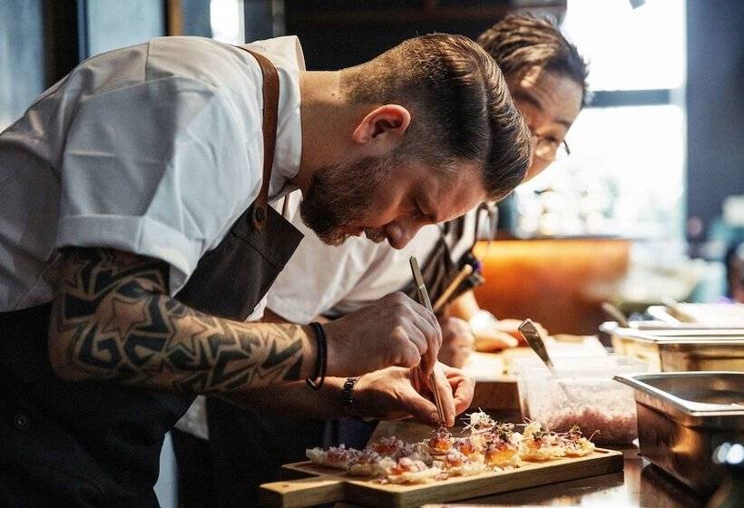 Clarion Hotel The Hub