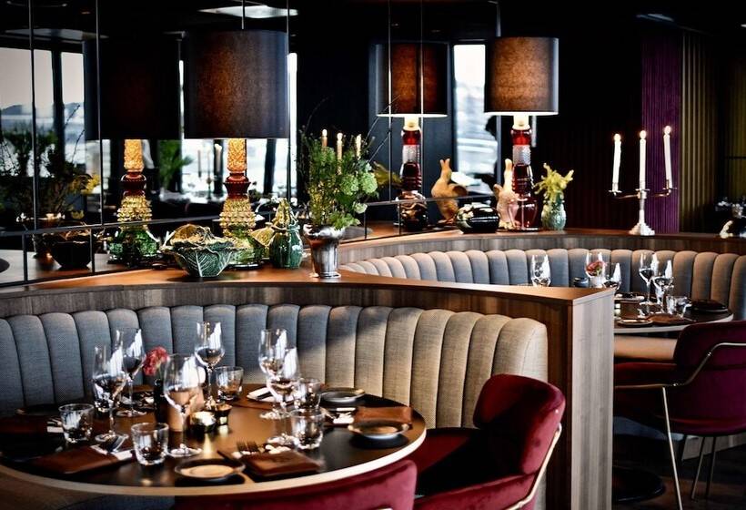 Clarion Hotel The Hub