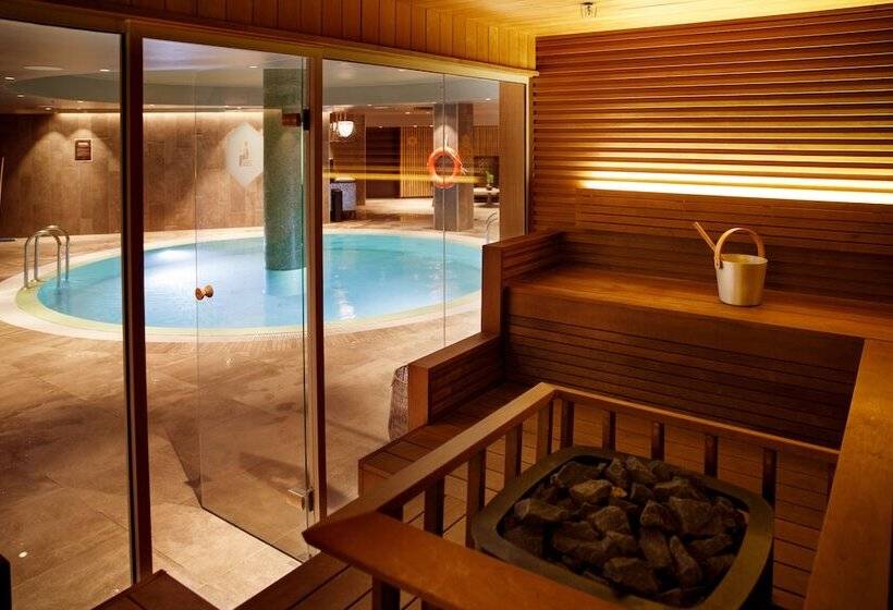 Clarion Hotel The Hub