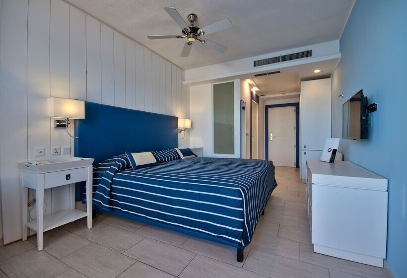 هتل Db Seabank Resort + Spa All Inclusive