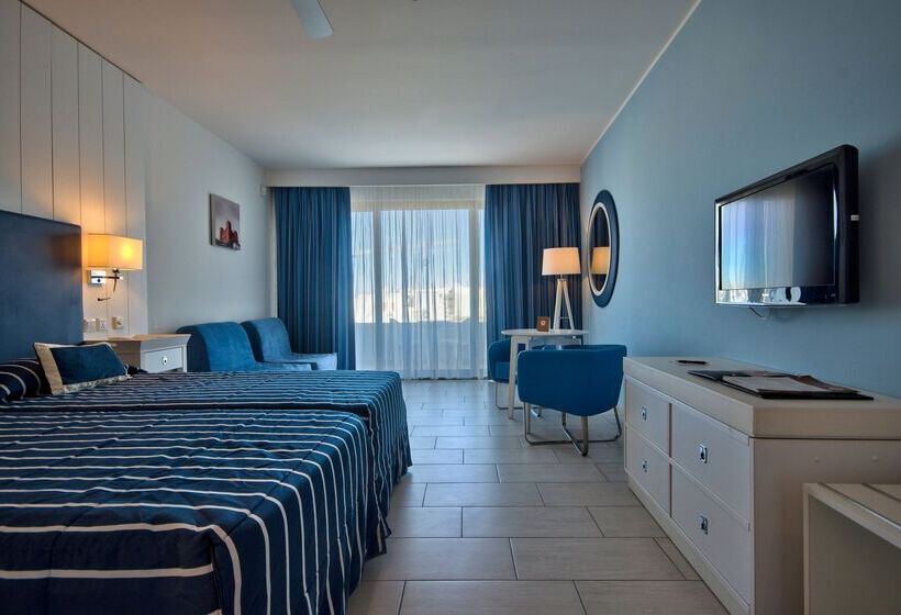 هتل Db Seabank Resort + Spa All Inclusive