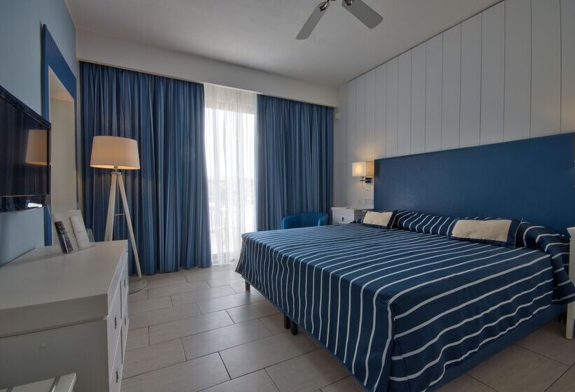 هتل Db Seabank Resort + Spa All Inclusive