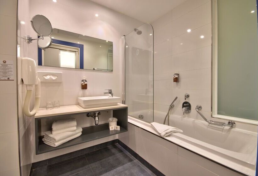 هتل Db Seabank Resort + Spa All Inclusive