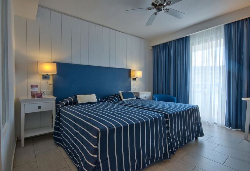 هتل Db Seabank Resort + Spa All Inclusive