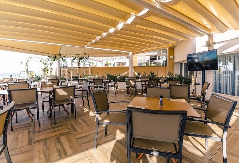 هتل Db Seabank Resort + Spa All Inclusive