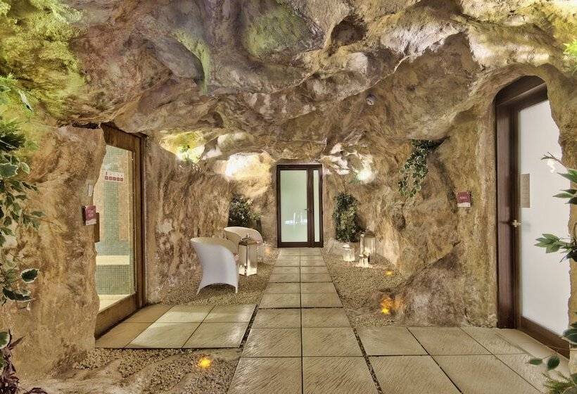 هتل Db Seabank Resort + Spa All Inclusive