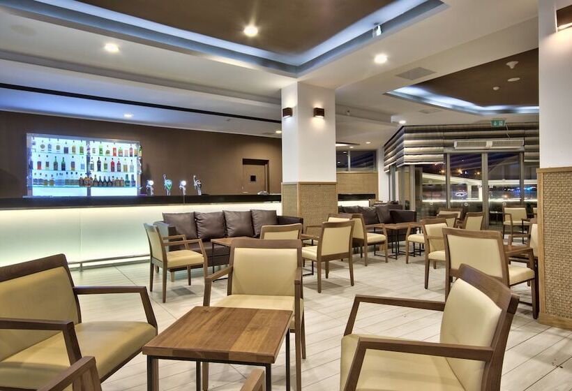 هتل Db Seabank Resort + Spa All Inclusive