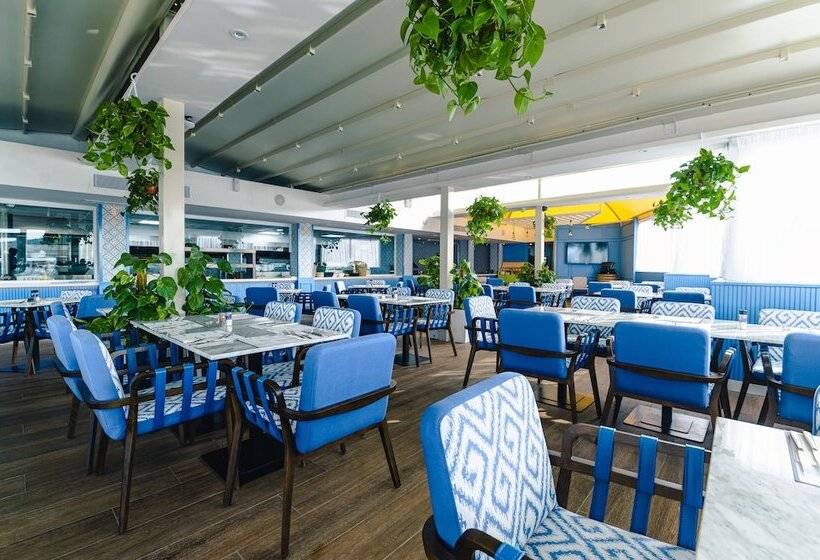 هتل Db Seabank Resort + Spa All Inclusive