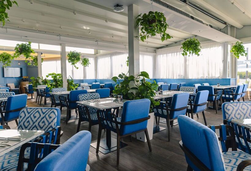 هتل Db Seabank Resort + Spa All Inclusive