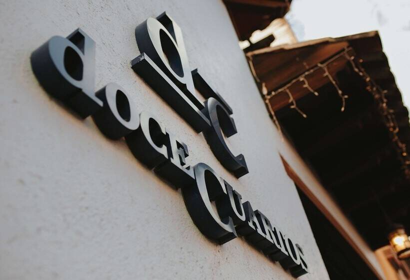 Отель Docecuartos