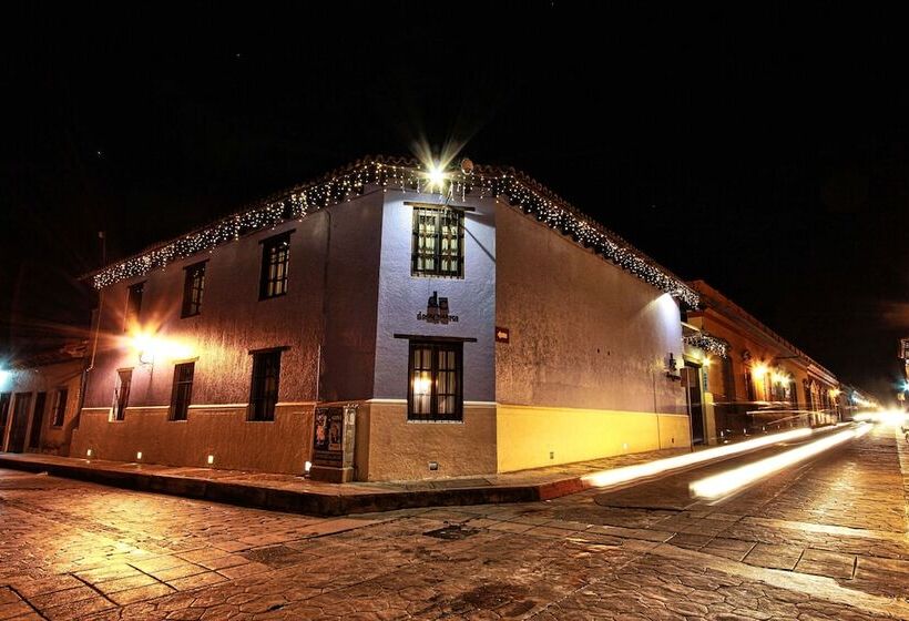 ホテル Docecuartos