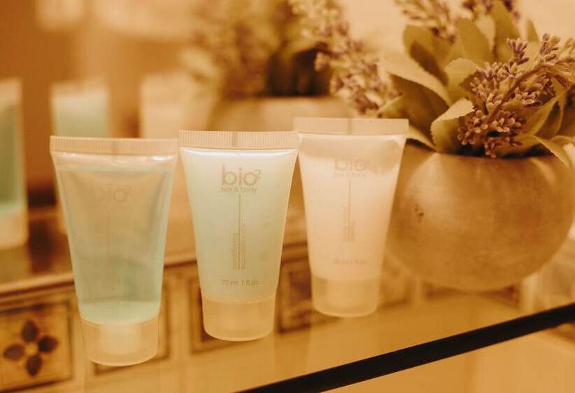 Отель Docecuartos