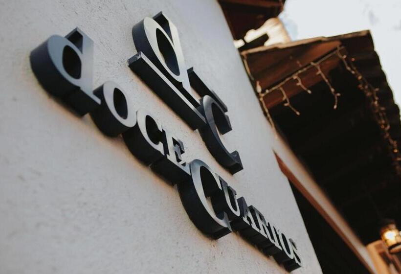 ホテル Docecuartos