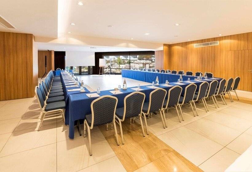 هتل Doubletree by Hilton Malta