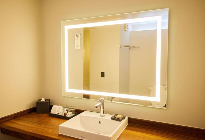 فندق Emporio Mazatlan