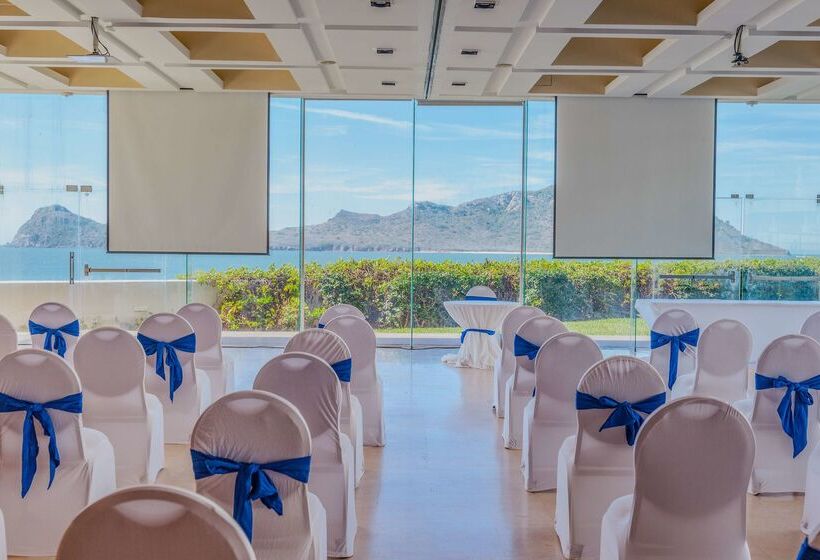 فندق Emporio Mazatlan