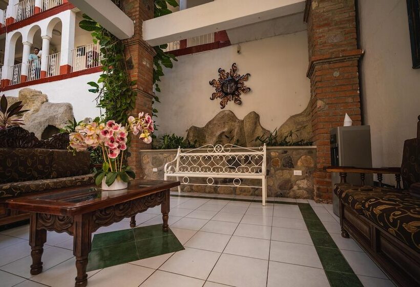 فندق Encino Malecon Centro Puerto Vallarta