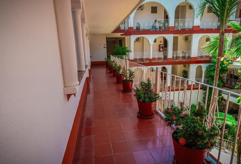 فندق Encino Malecon Centro Puerto Vallarta