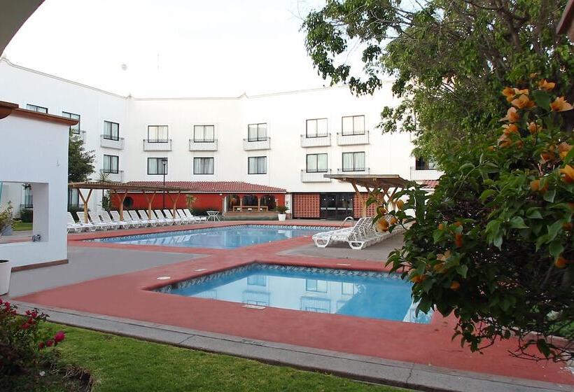 Отель Fiesta Inn Queretaro