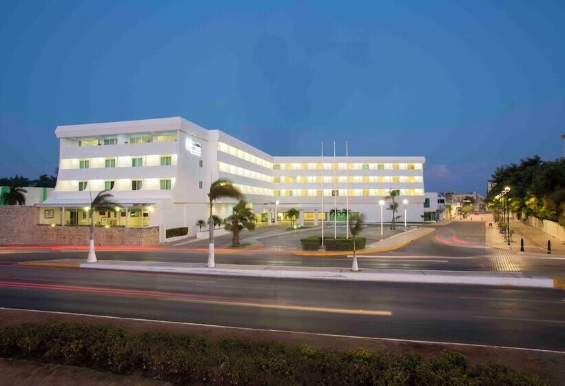 هتل Campeche Malecon