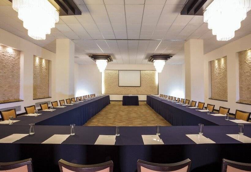 هتل Campeche Malecon