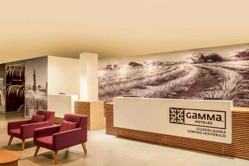 Отель Plaza Génova Centro