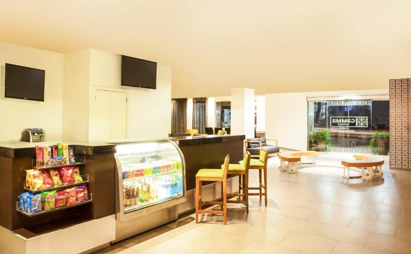 Отель Plaza Génova Centro