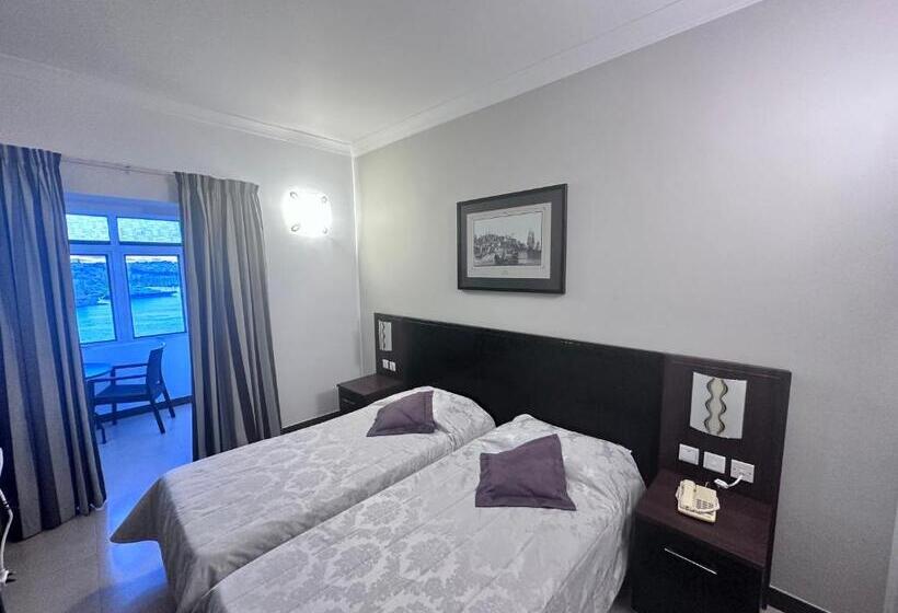 هتل Grand Harbour