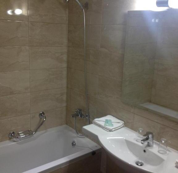 هتل Grand Harbour