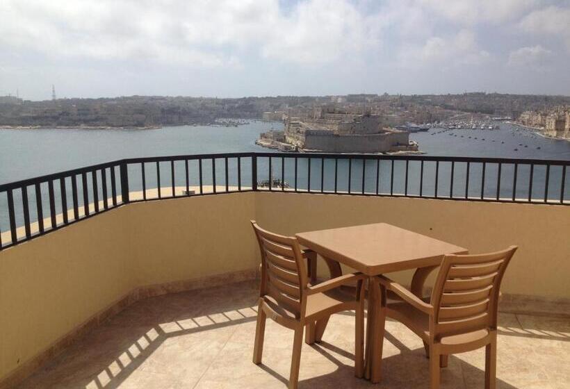 هتل Grand Harbour