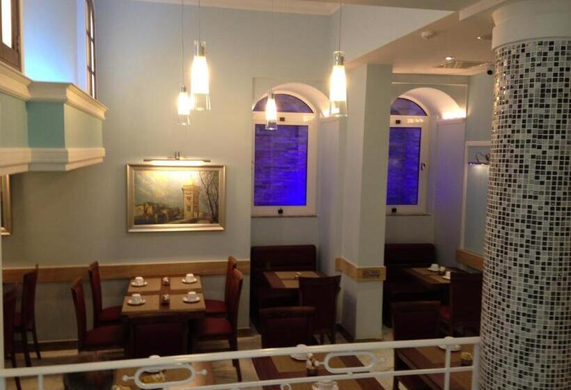 هتل Grand Harbour