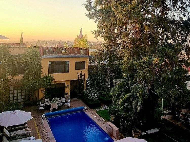 هتل Hacienda De Las Flores