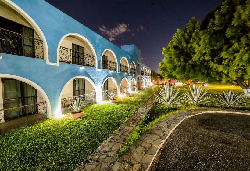 فندق Hacienda Inn