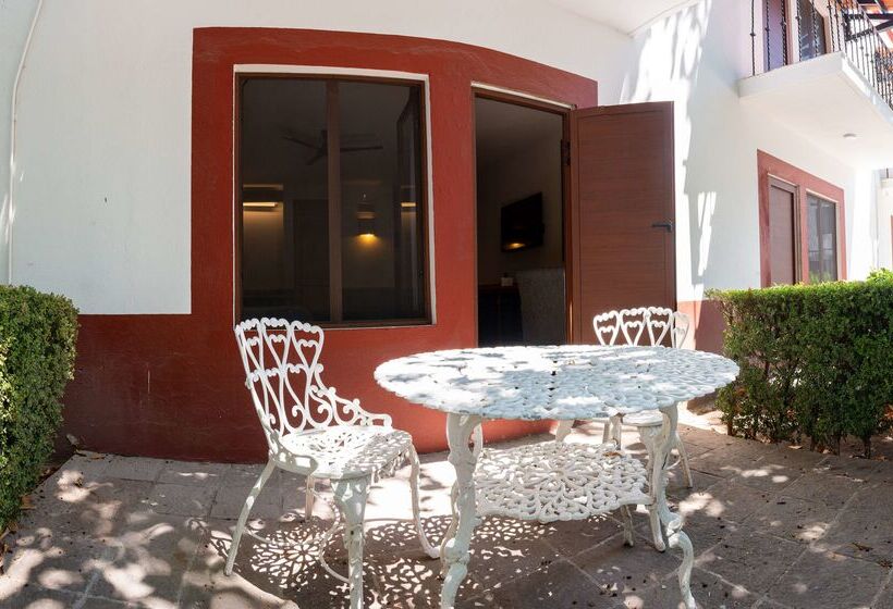 Отель Hacienda Jurica By Brisas