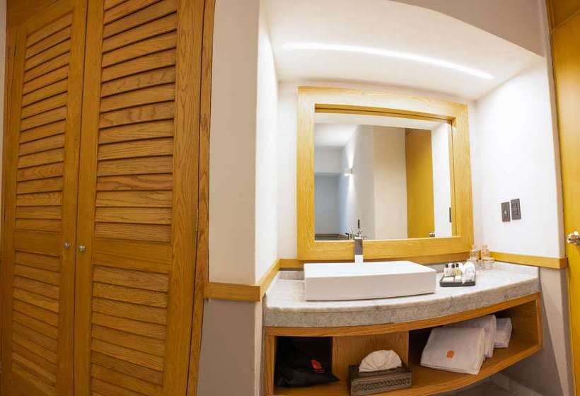 Отель Hacienda Jurica By Brisas