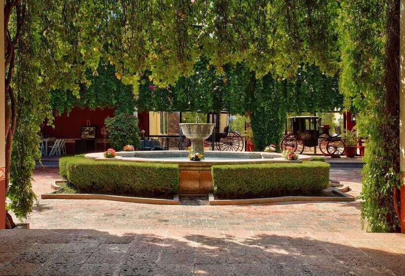 Отель Hacienda Jurica By Brisas