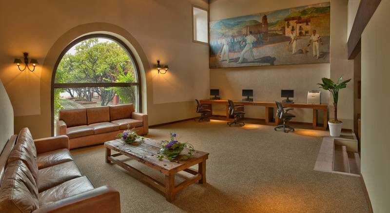 Отель Hacienda Jurica By Brisas